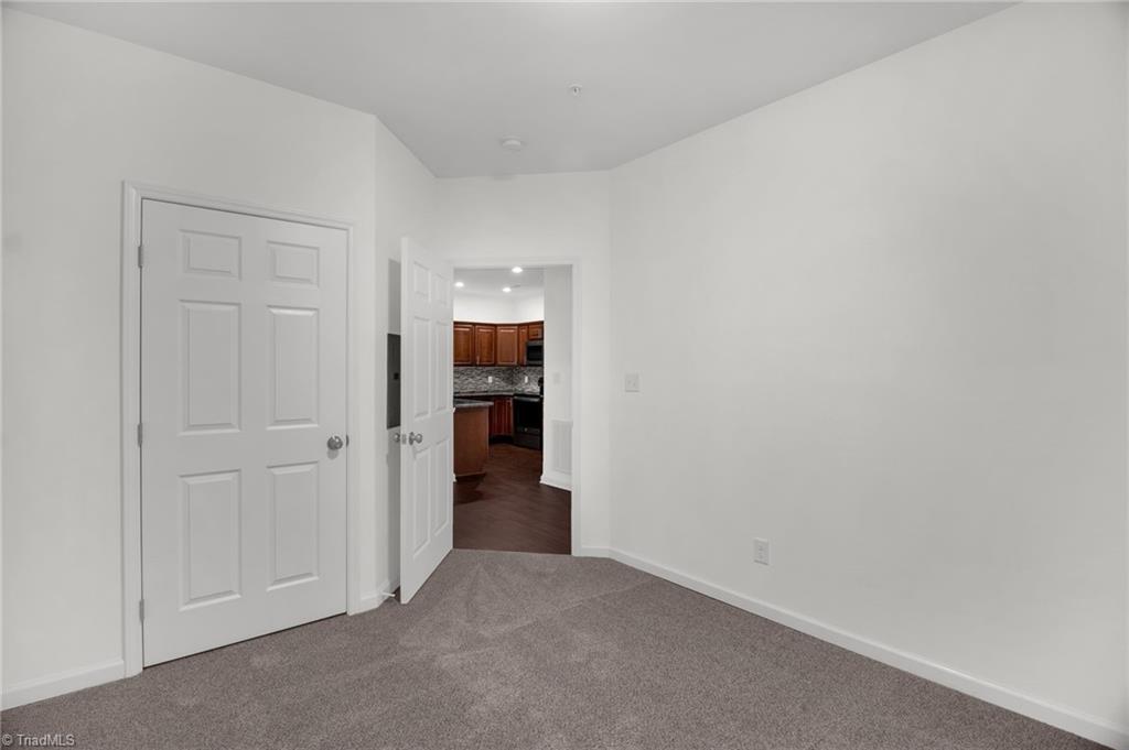 2608 Pennoak Way # F Property Photo 8