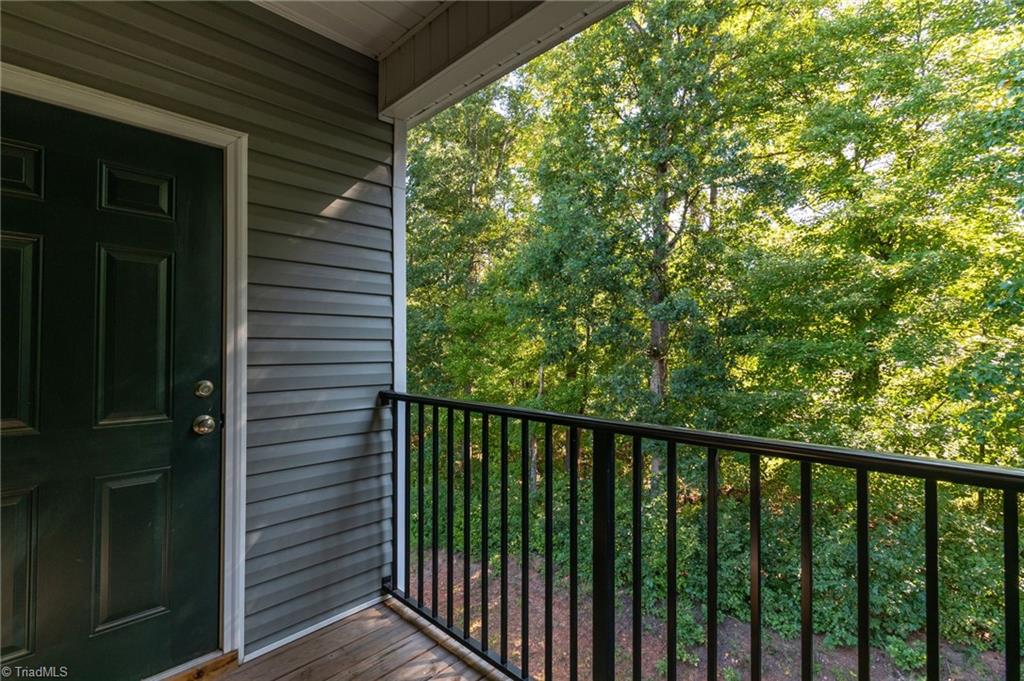 2608 Pennoak Way # F Property Photo 9