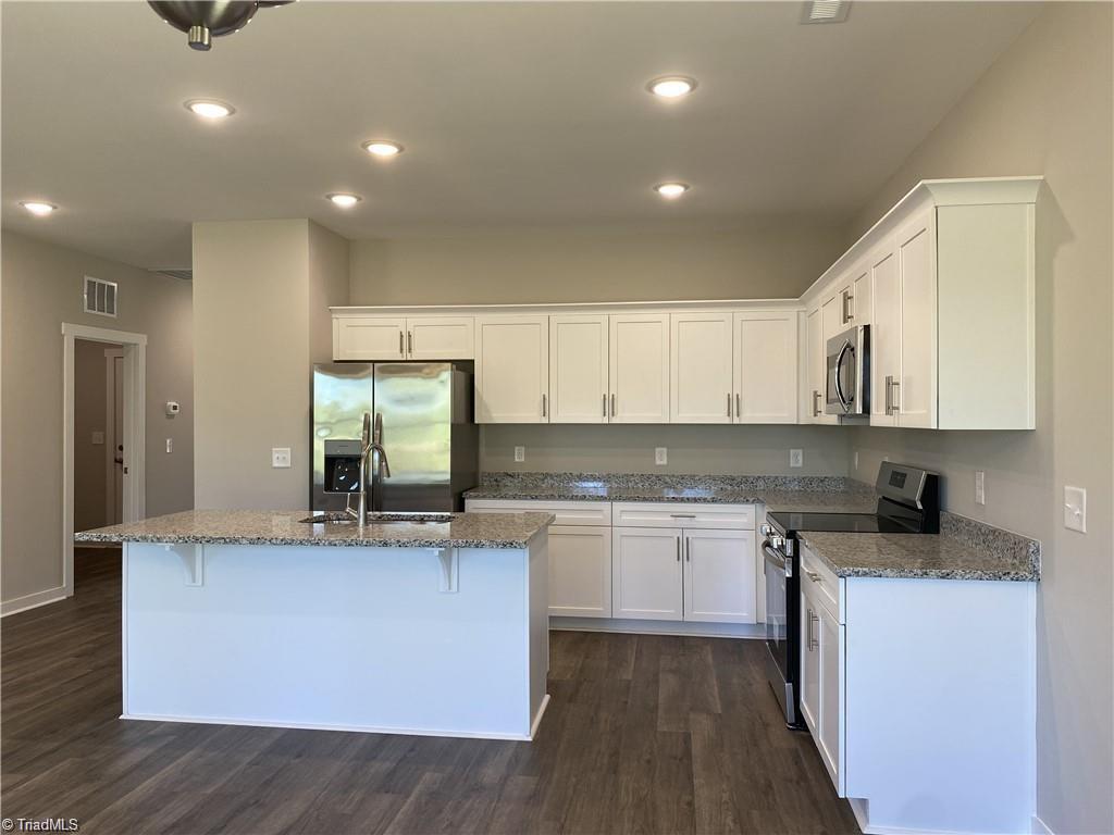 413 E Lee Avenue Property Photo 3