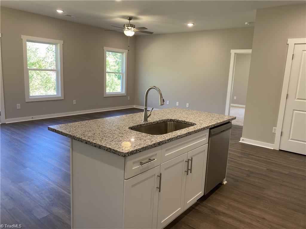413 E Lee Avenue Property Photo 6