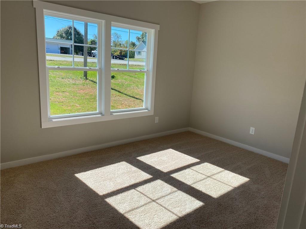 413 E Lee Avenue Property Photo 15