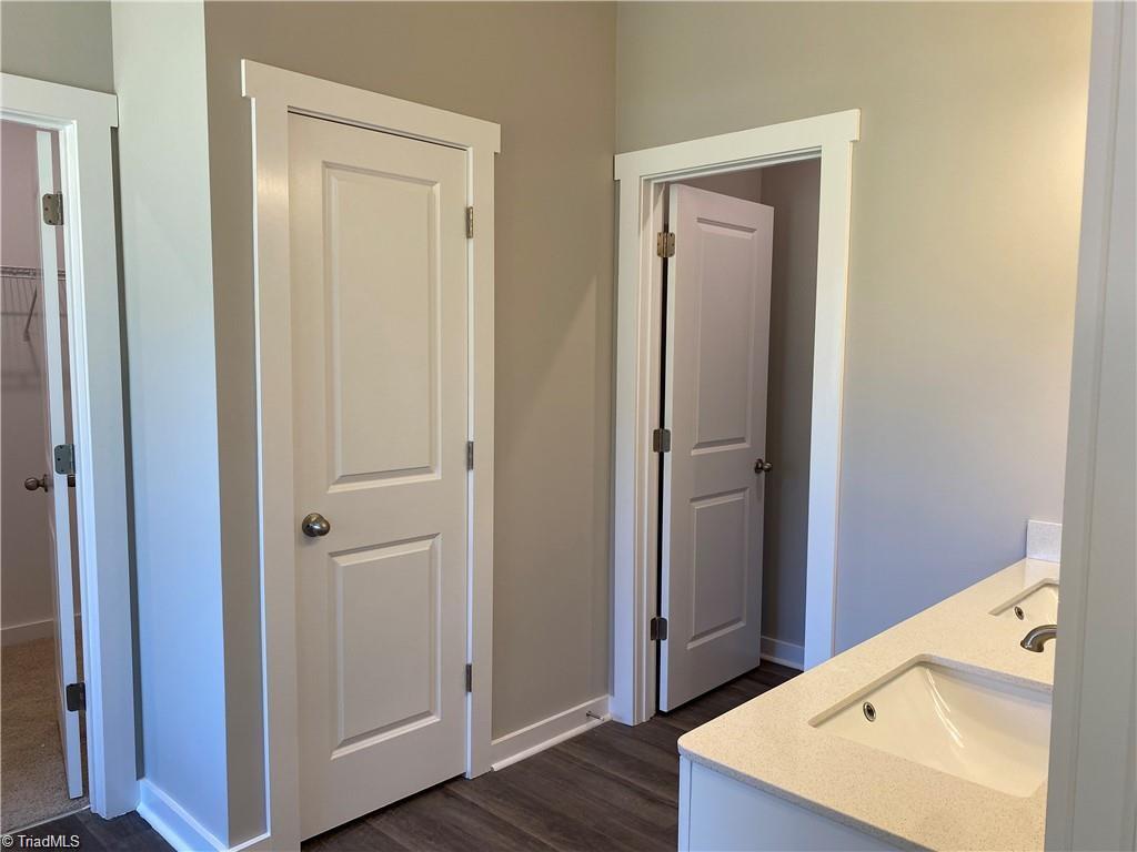 413 E Lee Avenue Property Photo 23