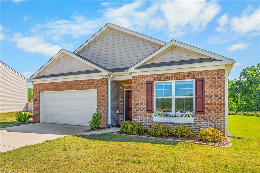 192 Culloden Drive Property Photo 1