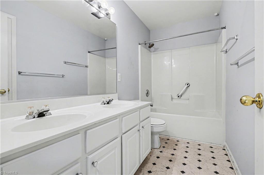 1579 Pondhaven Drive Property Photo 17