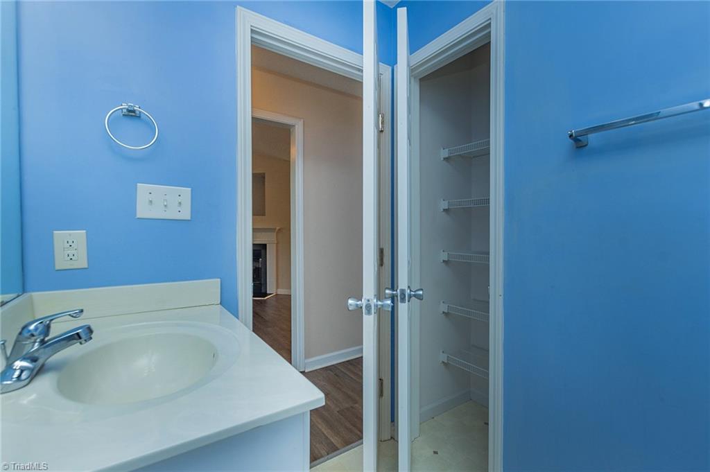 676 Old Castle Drive Property Photo 20