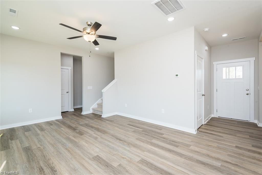 415 E Lee Avenue Property Photo 9