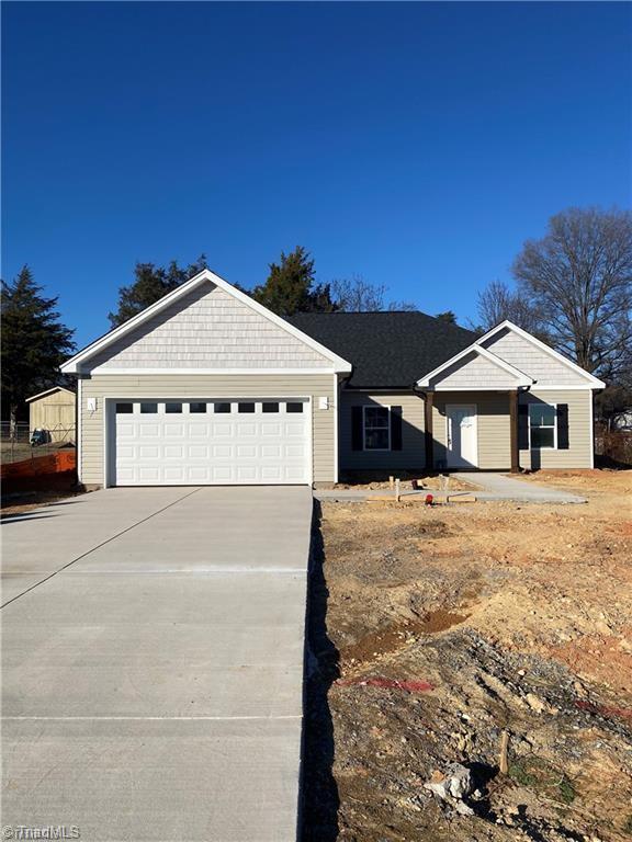 1009 Fairfield Drive Property Photo 1