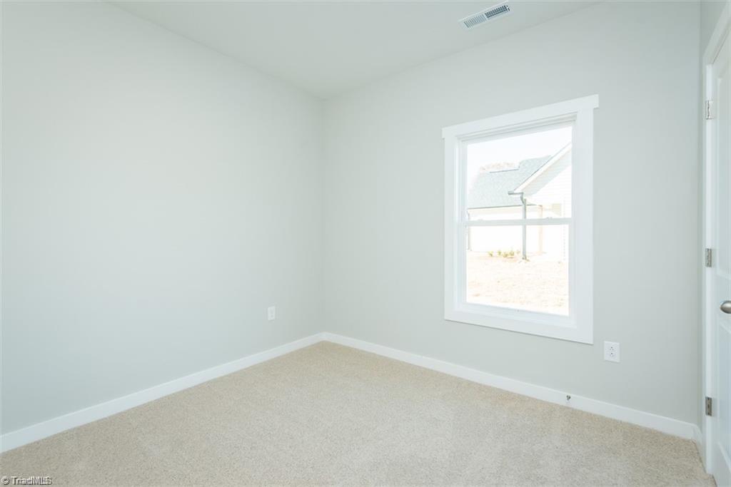 411 E Lee Avenue Property Photo 10