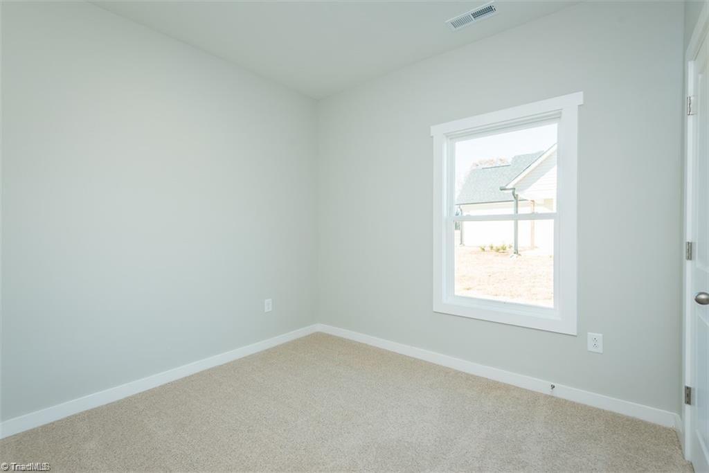 411 E Lee Avenue Property Photo 13