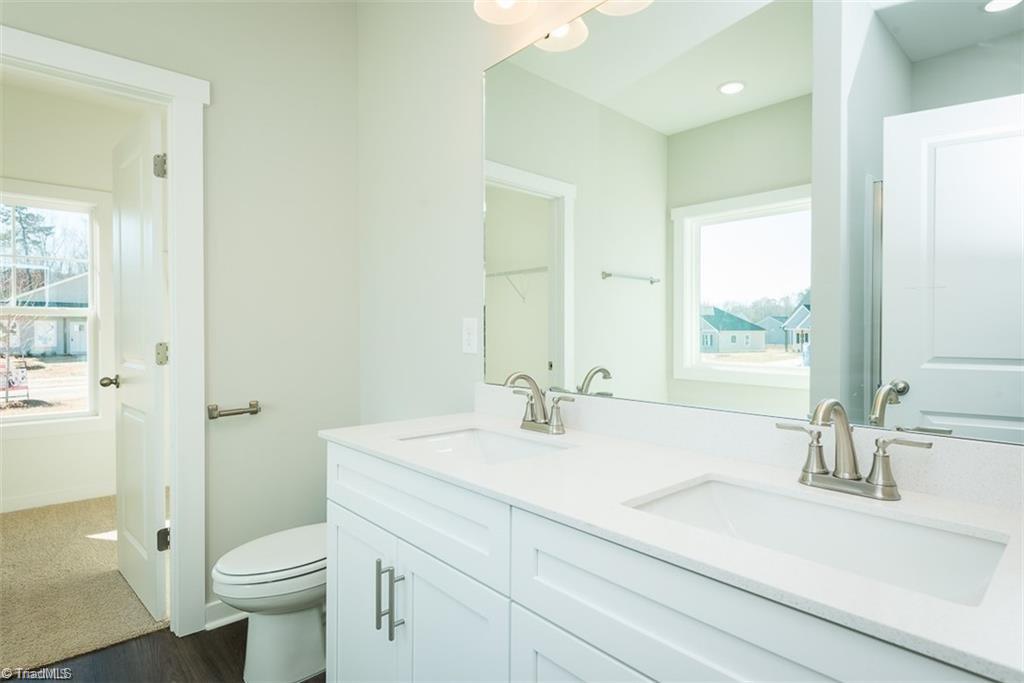 411 E Lee Avenue Property Photo 16