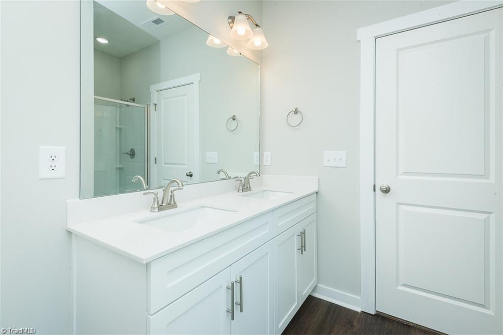 411 E Lee Avenue Property Photo 20