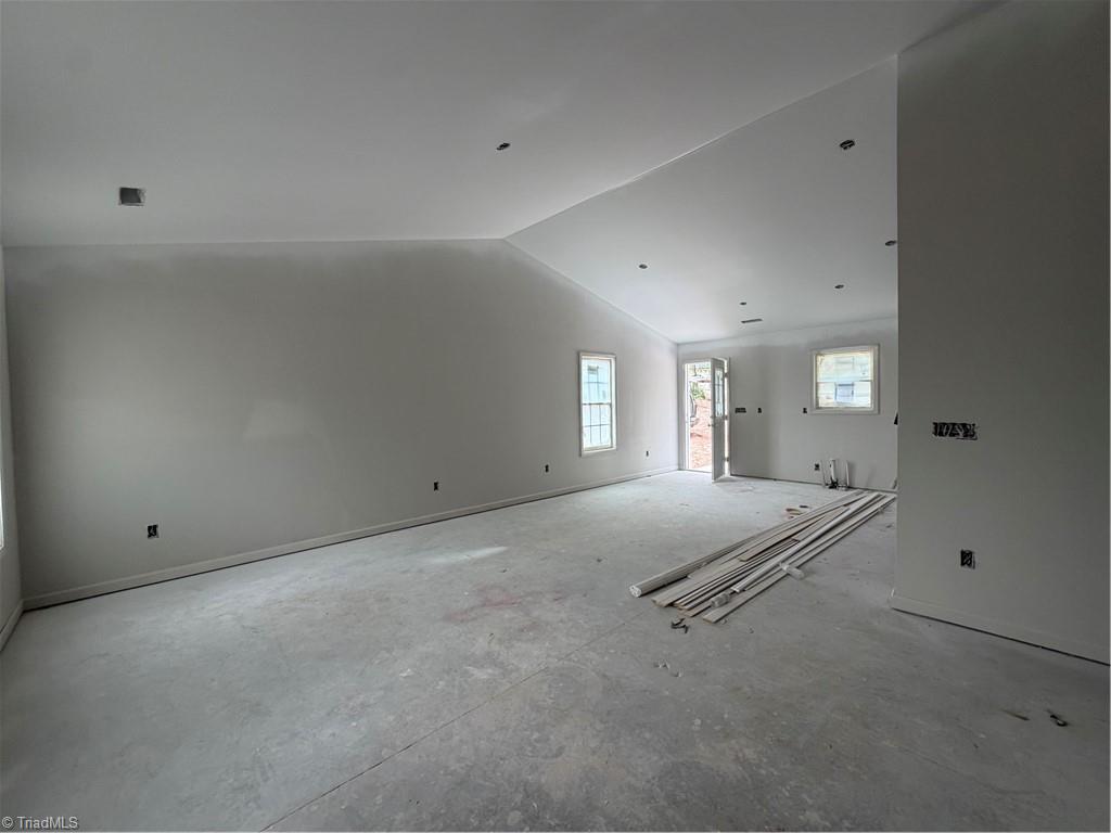 309 Price Street Property Photo 2