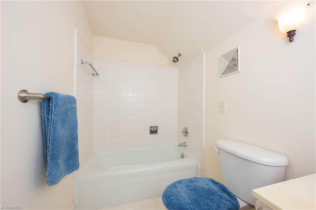 216 Juniper Circle Property Photo 38