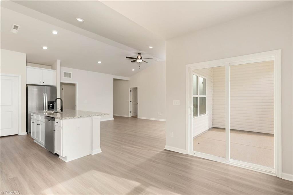 231 Macintosh Drive Property Photo 8