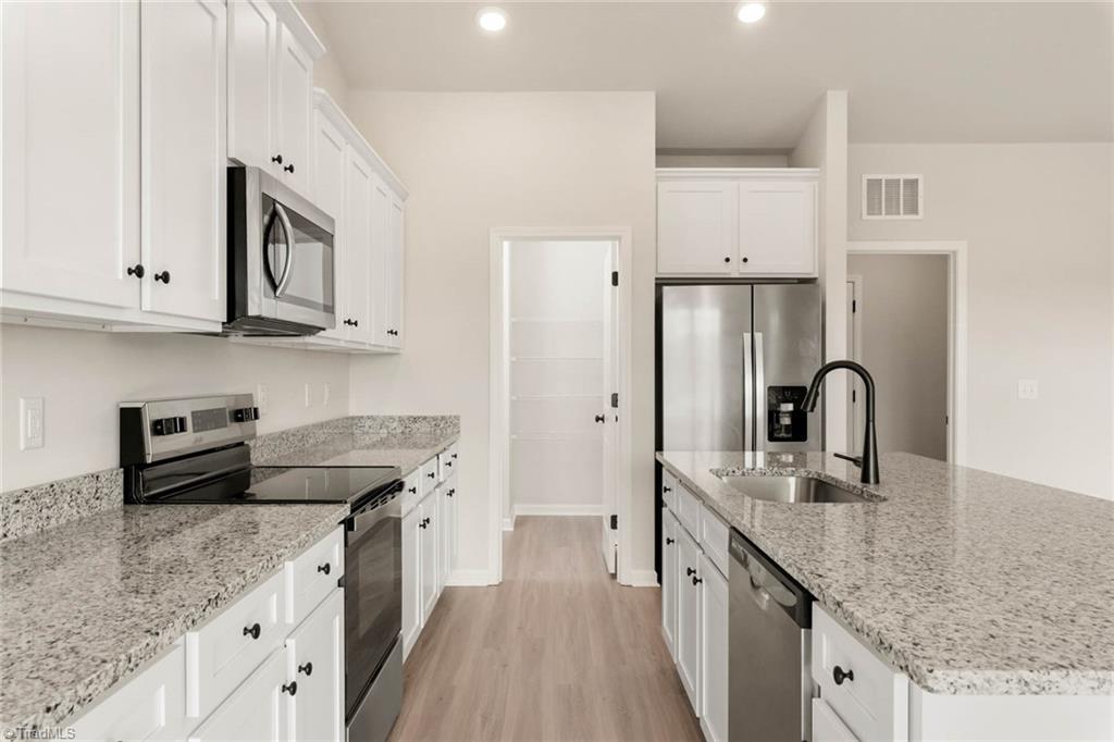 231 Macintosh Drive Property Photo 9