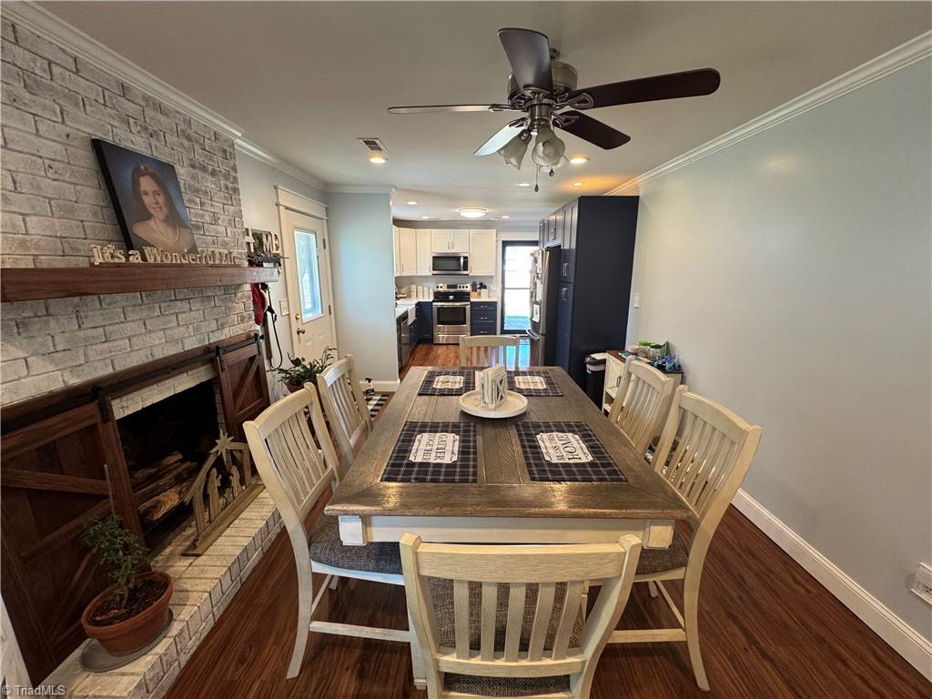 2436 Wickham Road Property Photo 9