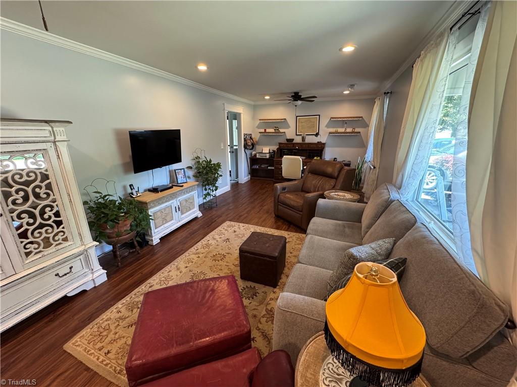 2436 Wickham Road Property Photo 12