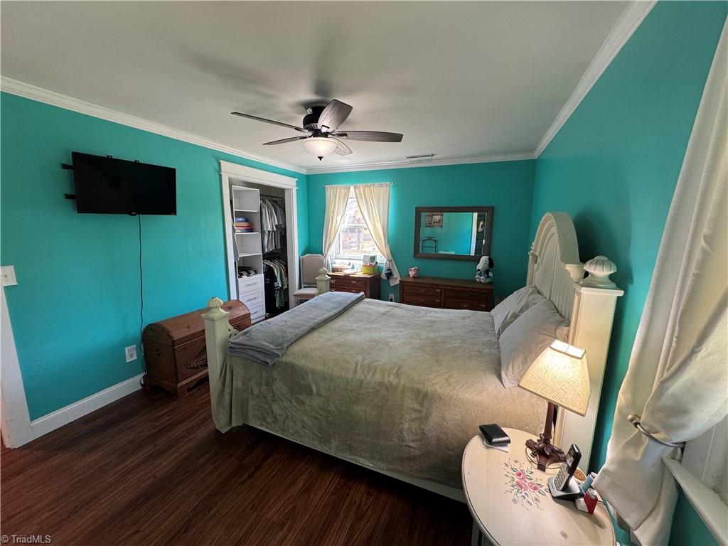 2436 Wickham Road Property Photo 15