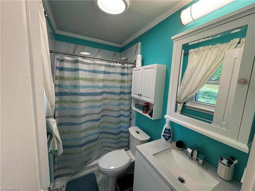 2436 Wickham Road Property Photo 17