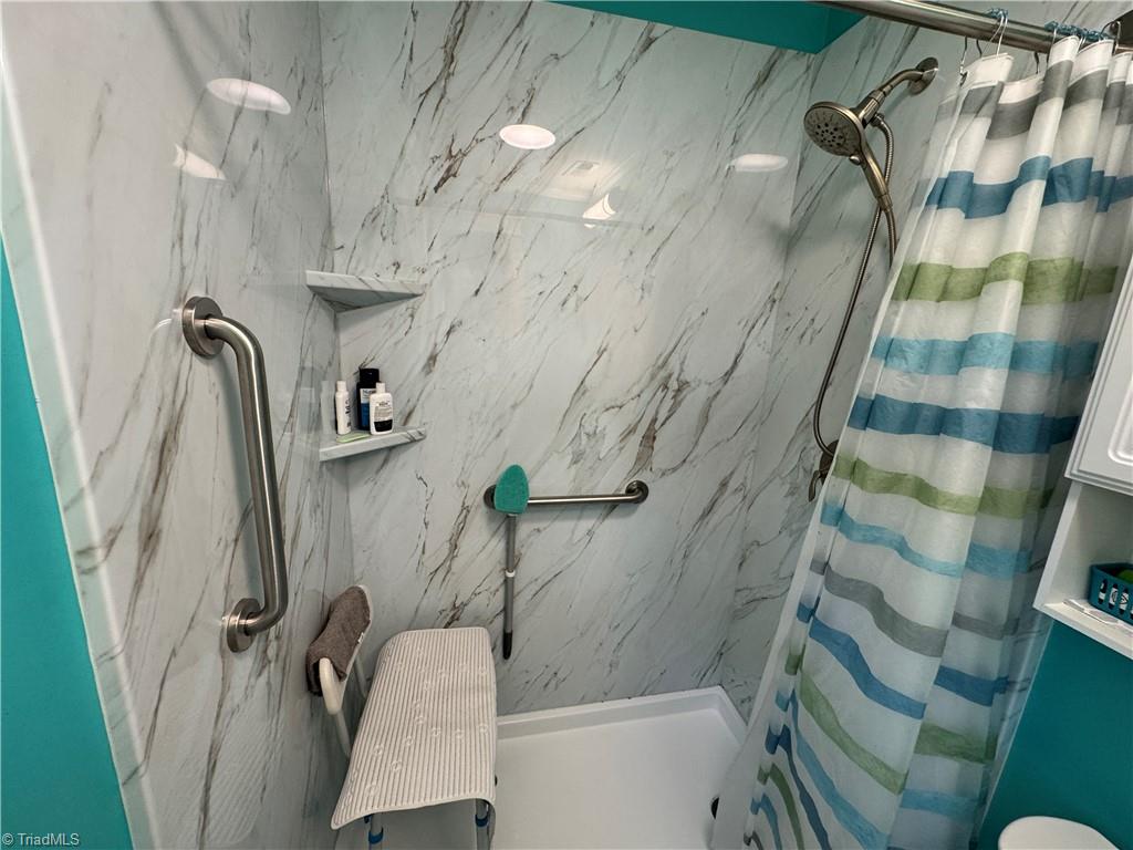 2436 Wickham Road Property Photo 18