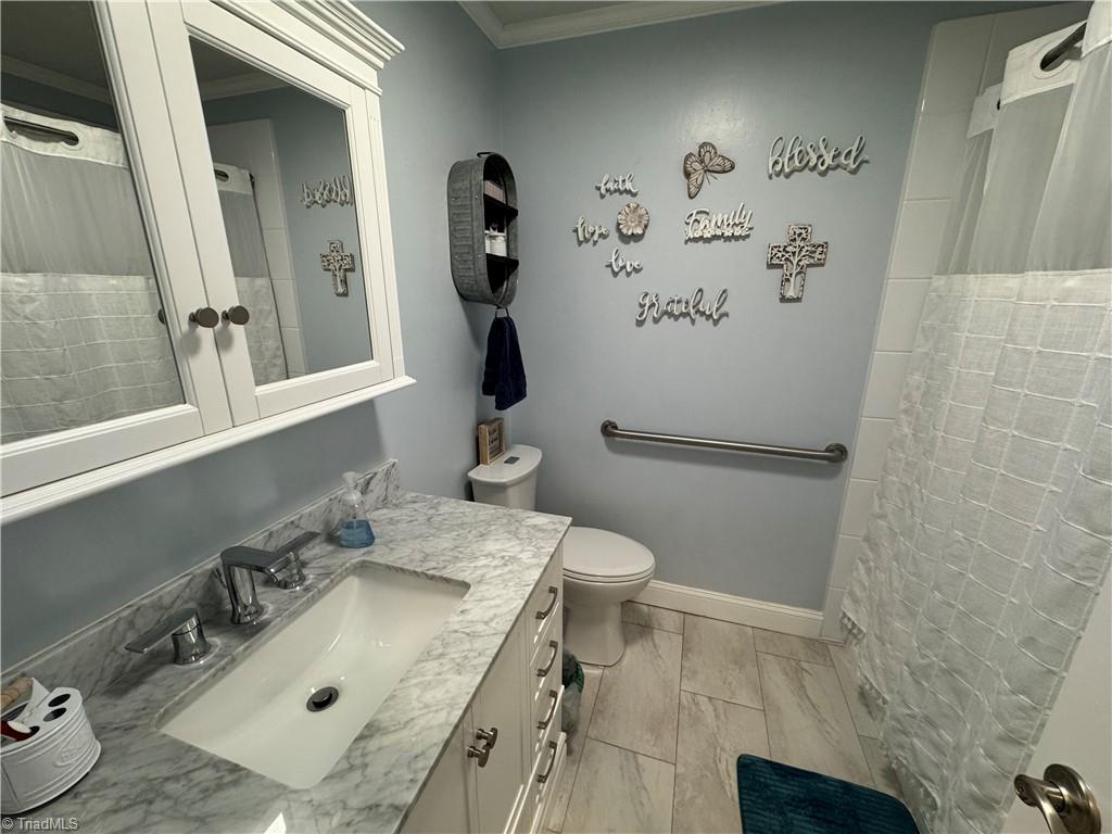 2436 Wickham Road Property Photo 23