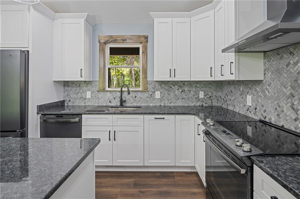 115 Pine Burr Drive Property Photo 10