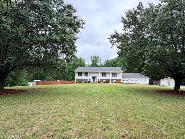 786 Central Road Property Photo 5