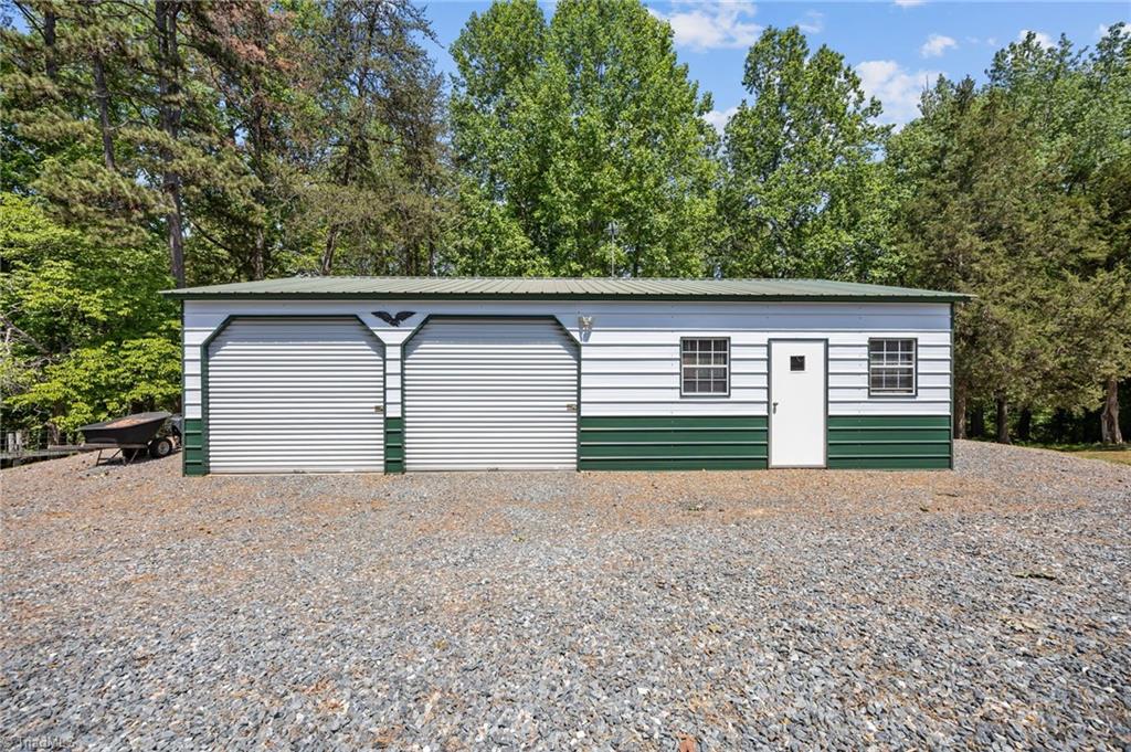 786 Central Road Property Photo 21
