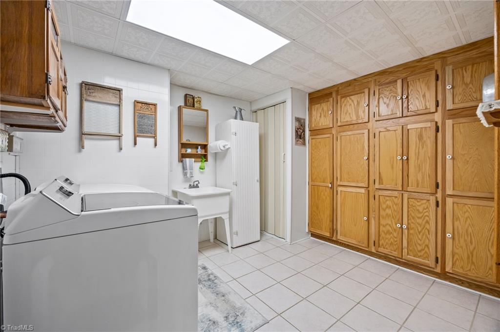 786 Central Road Property Photo 43