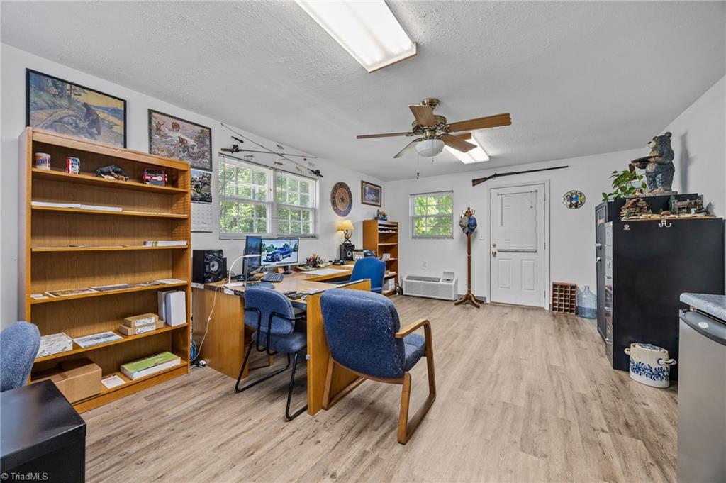786 Central Road Property Photo 48
