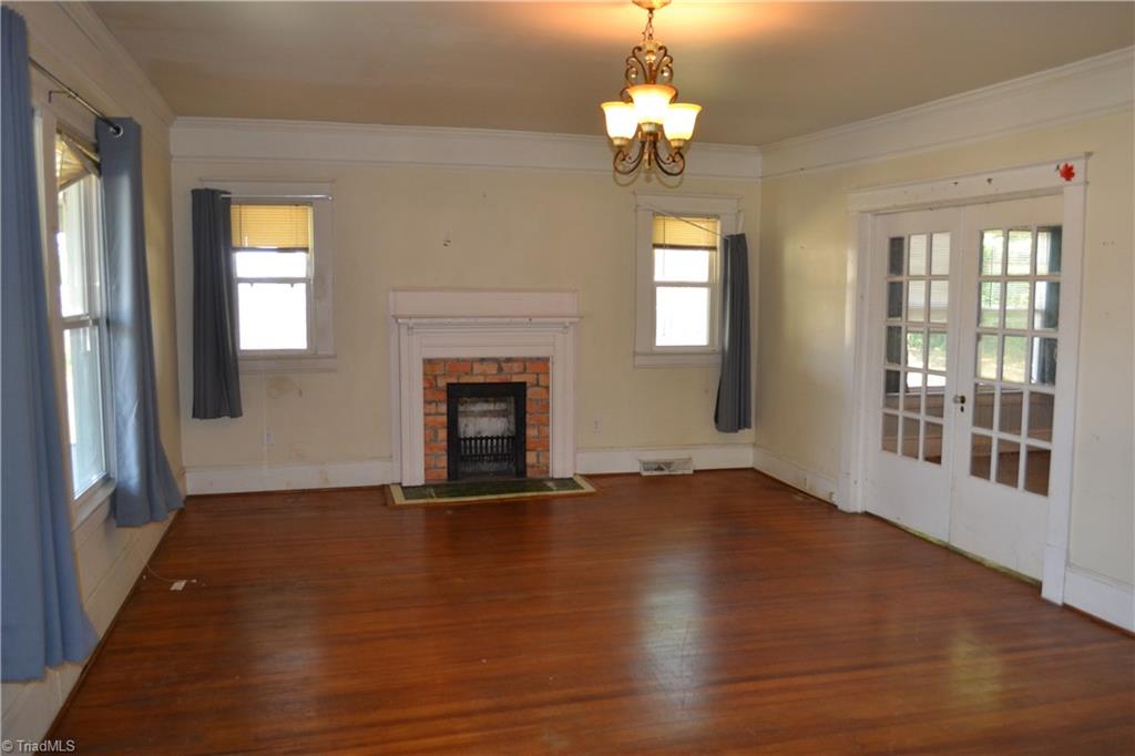 100 E Academy Street Property Photo 6