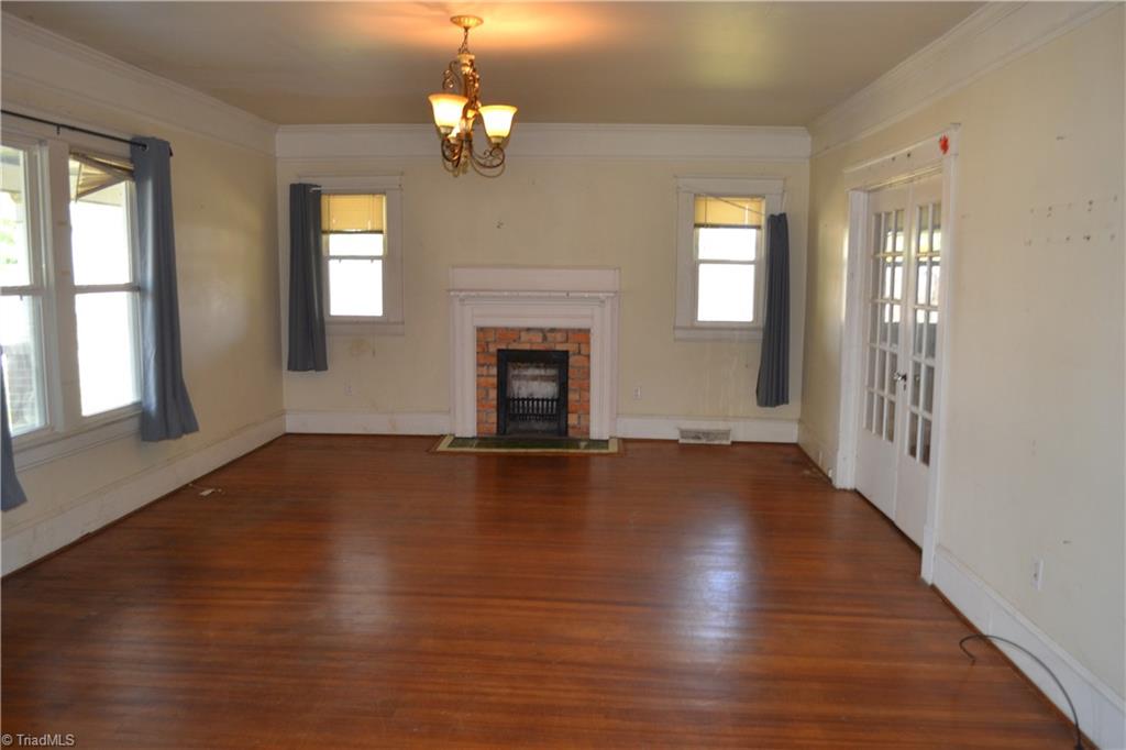 100 E Academy Street Property Photo 7