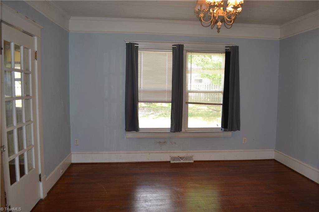 100 E Academy Street Property Photo 8