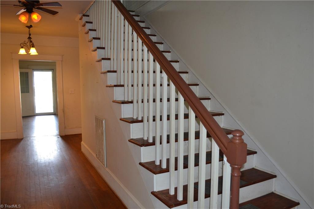 100 E Academy Street Property Photo 12