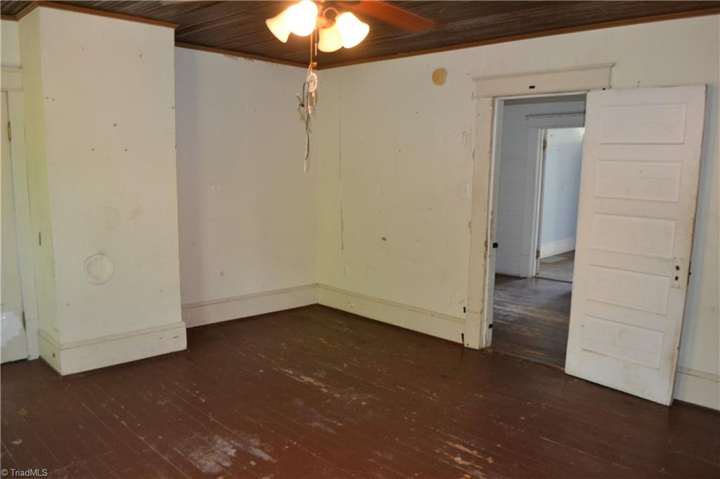 100 E Academy Street Property Photo 17