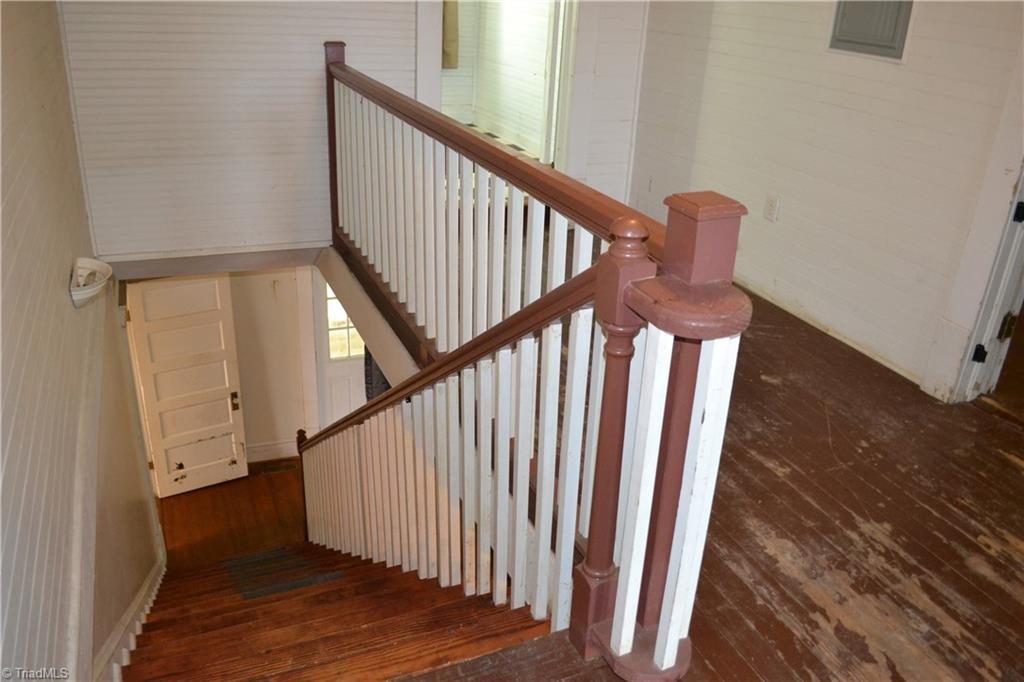 100 E Academy Street Property Photo 19