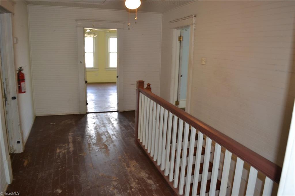 100 E Academy Street Property Photo 20