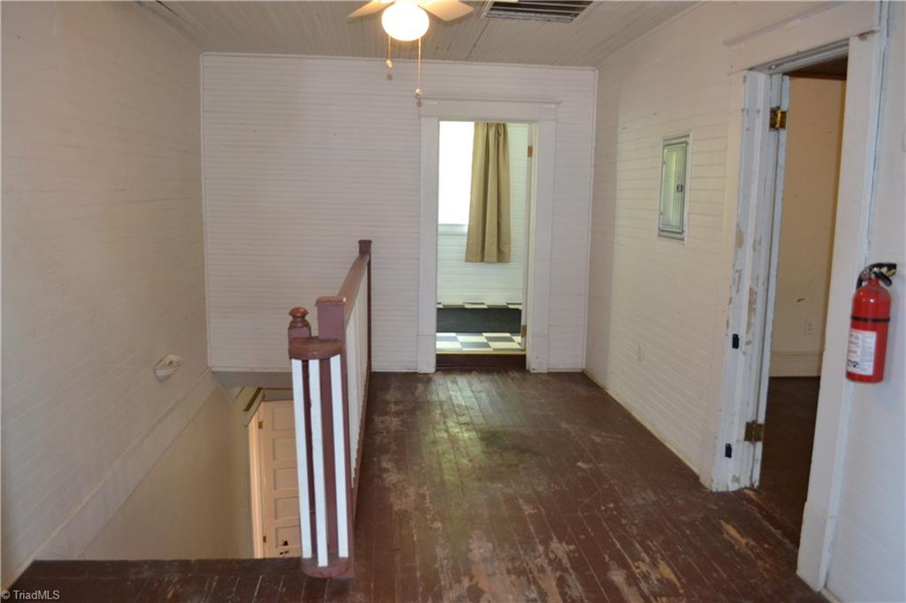 100 E Academy Street Property Photo 21