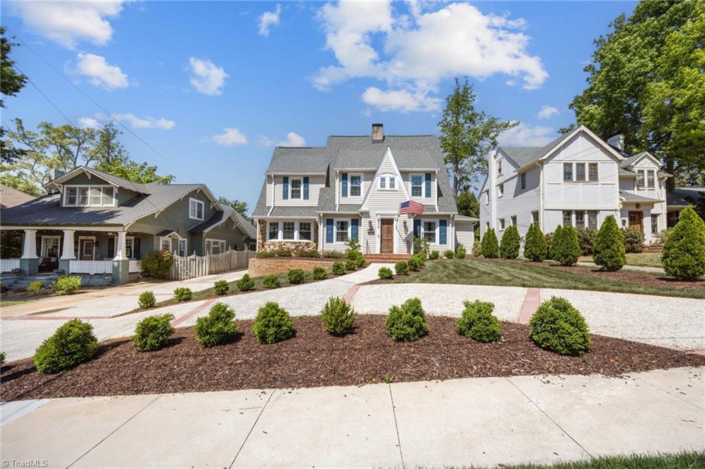 638 Colonial Drive Property Photo 4