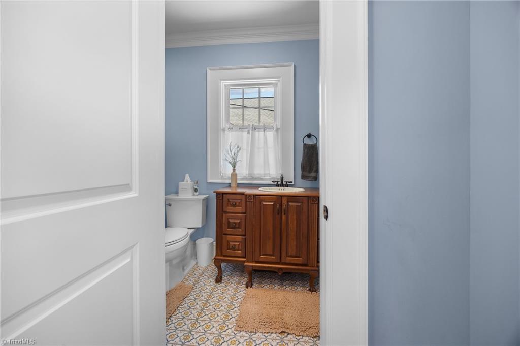 638 Colonial Drive Property Photo 17