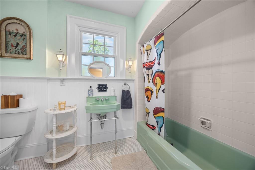 638 Colonial Drive Property Photo 40