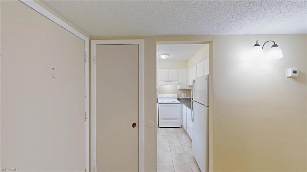 2214 Shadow Valley Road Property Photo 3
