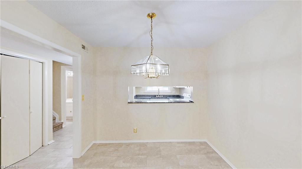 2214 Shadow Valley Road Property Photo 10