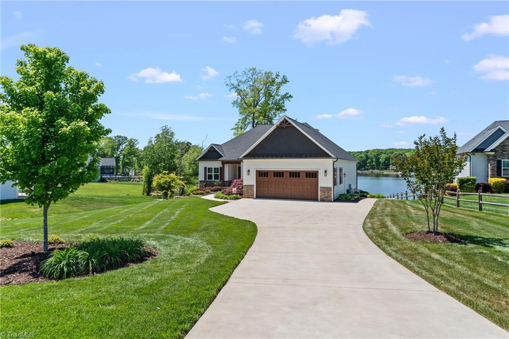 383 Rolling Road Property Photo 3