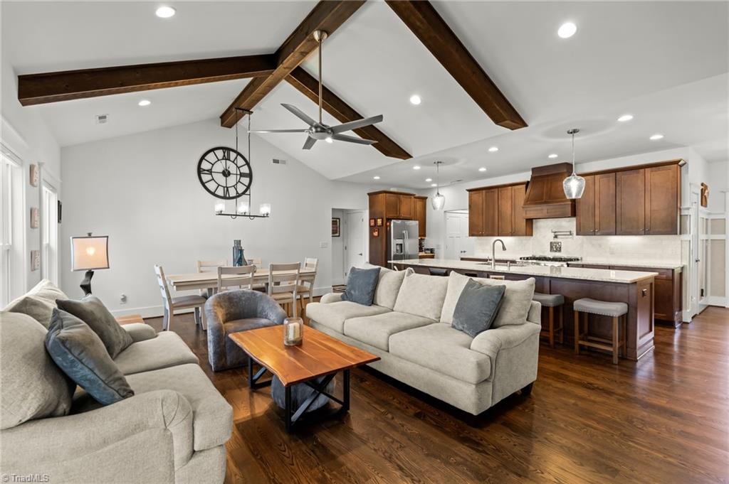 383 Rolling Road Property Photo 14