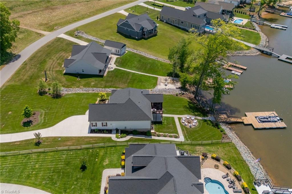 383 Rolling Road Property Photo 45