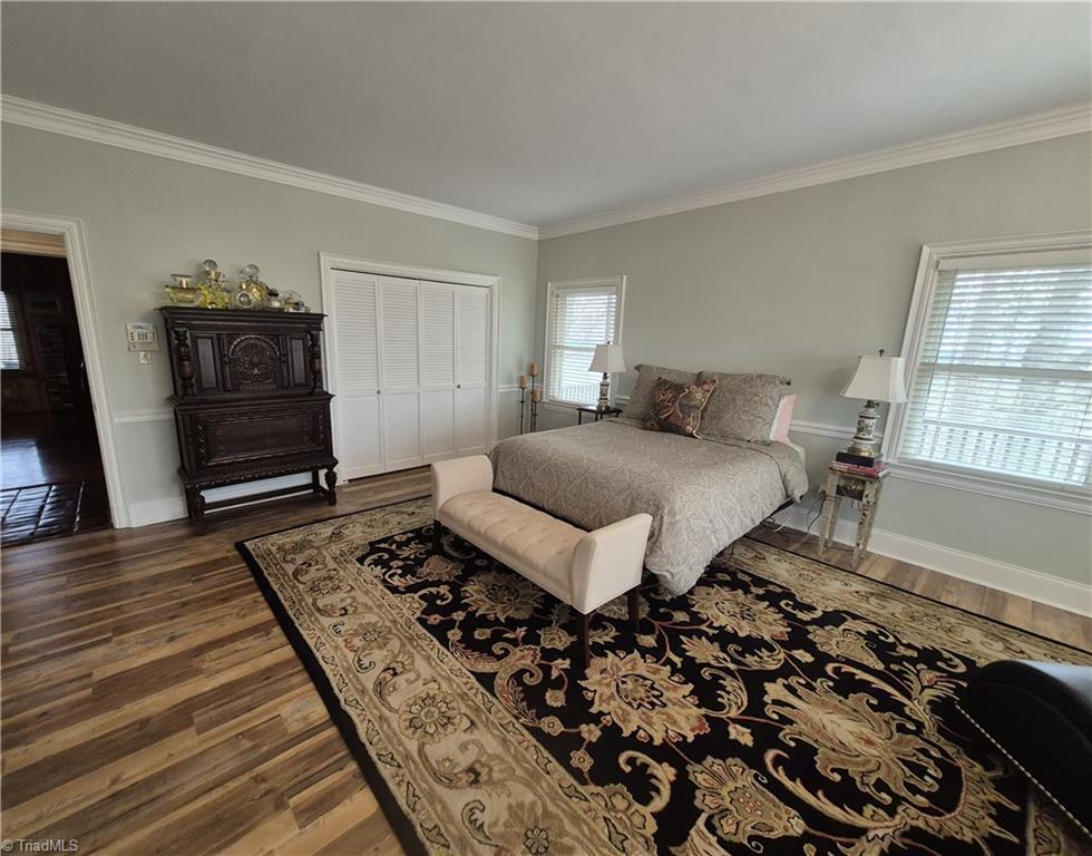 300 Cottonstone Lane Property Photo 7