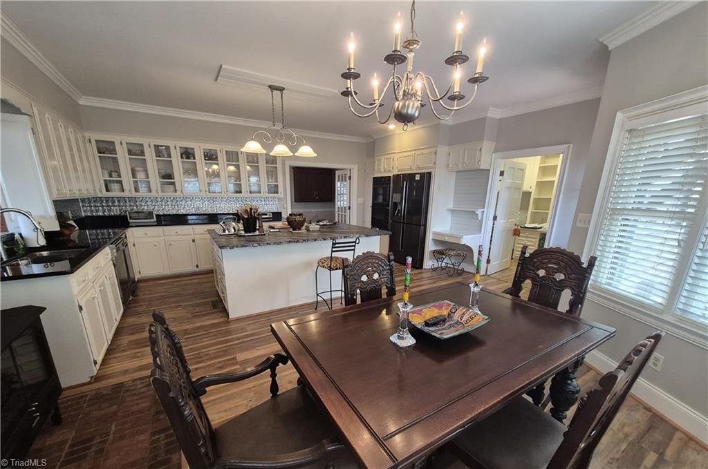 300 Cottonstone Lane Property Photo 20