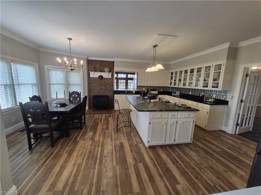 300 Cottonstone Lane Property Photo 21