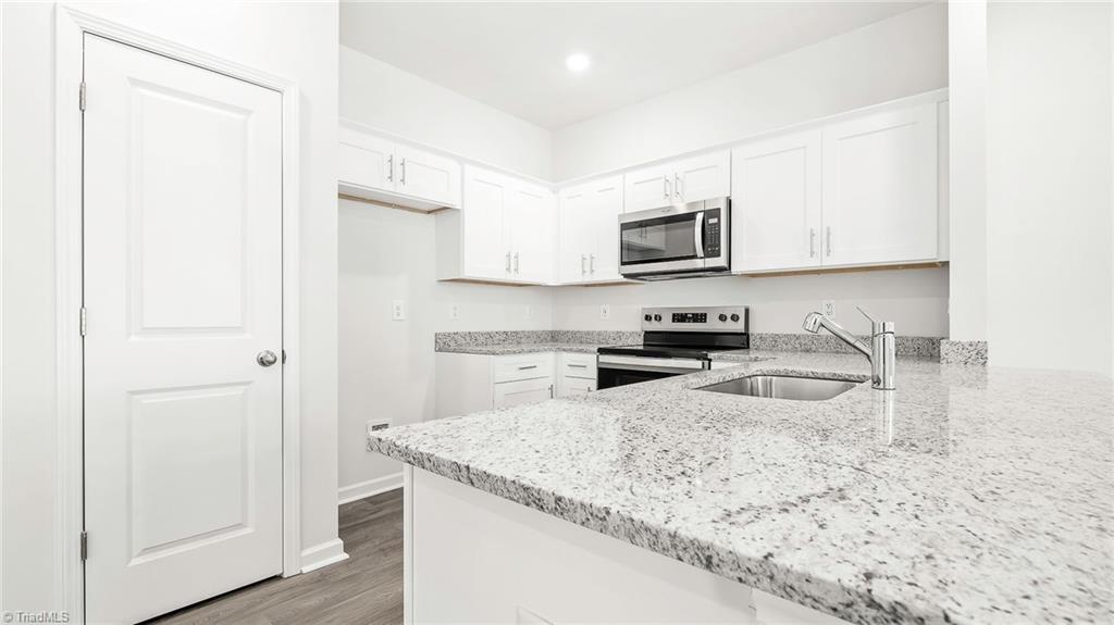 1618 Komondor Trail Property Photo 2